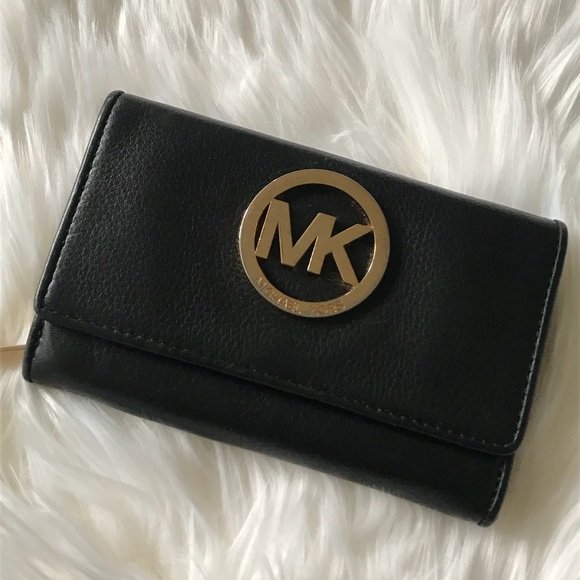 Michael Kors Wallet - Picture 1 of 5